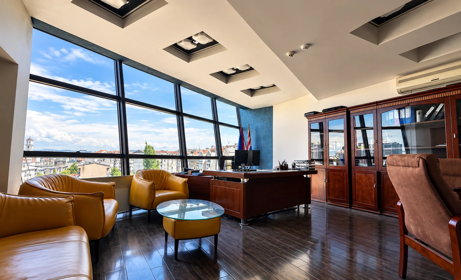 A furnished executive office for rent or sale in Ulpianë, city view